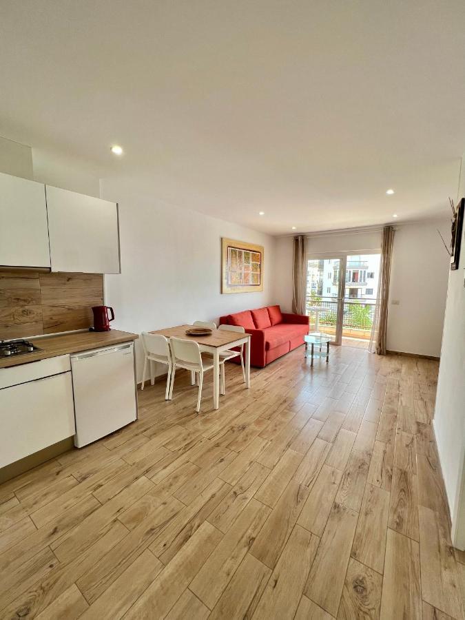 Apartment Crissol Los Cristianos  Bagian luar foto