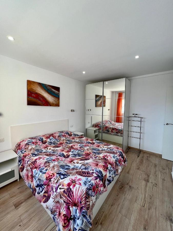 Apartment Crissol Los Cristianos  Bagian luar foto